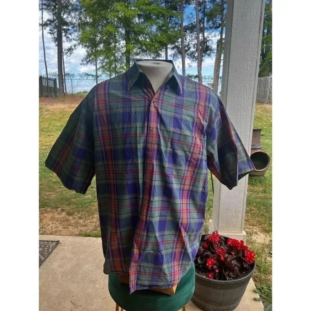 Gap short sleeve button up size large plaid